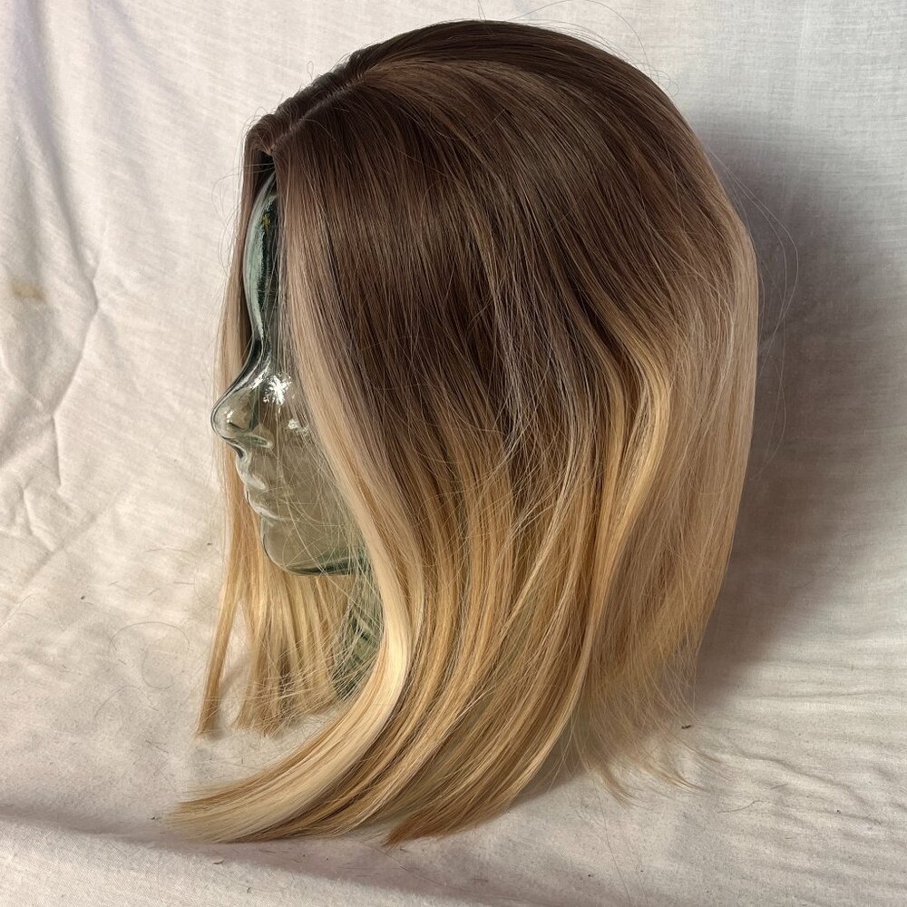 Women's Dark Blonde to Light Blonde Straight Wig Middle Part Bob Costume Cosplay